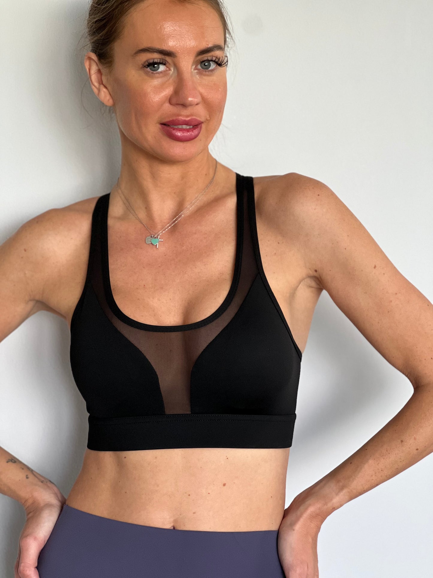 Aja Sport Bra with Pocket, Yoga Top Padded in Black Size Small, Athletic Support Top for Her, Yoga Fitness Training Bra, Ladies Comfortable Sportswear