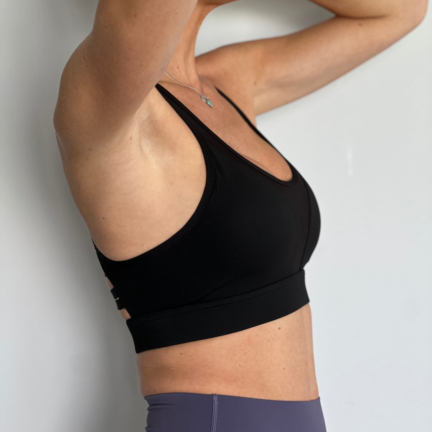 Aja Sport Bra with Pocket, Yoga Top Padded in Black Size Small, Athletic Support Top for Her, Yoga Fitness Training Bra, Ladies Comfortable Sportswear